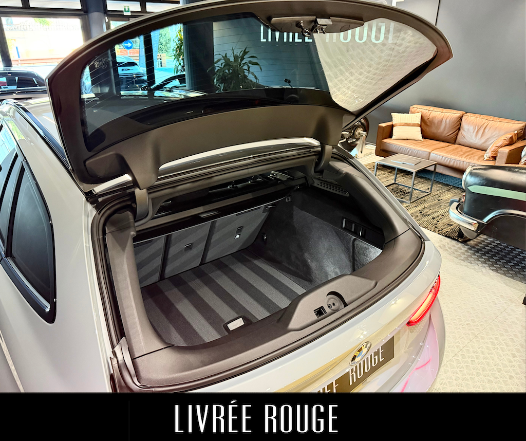 BMW 330i Touring xdrive M Sport auto - immagine 13