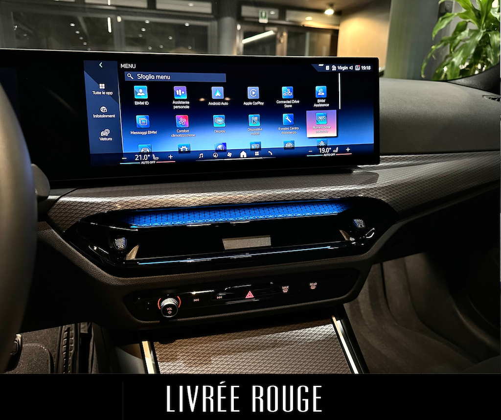 BMW 330i Touring xdrive MSport - immagine 21